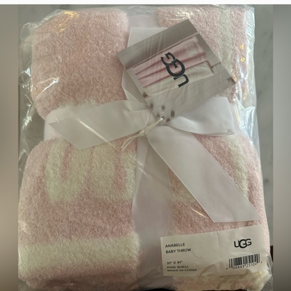 New Ugg Pink Shell Anabelle Baby Blanket 31 x 41 - Picture 4 of 4